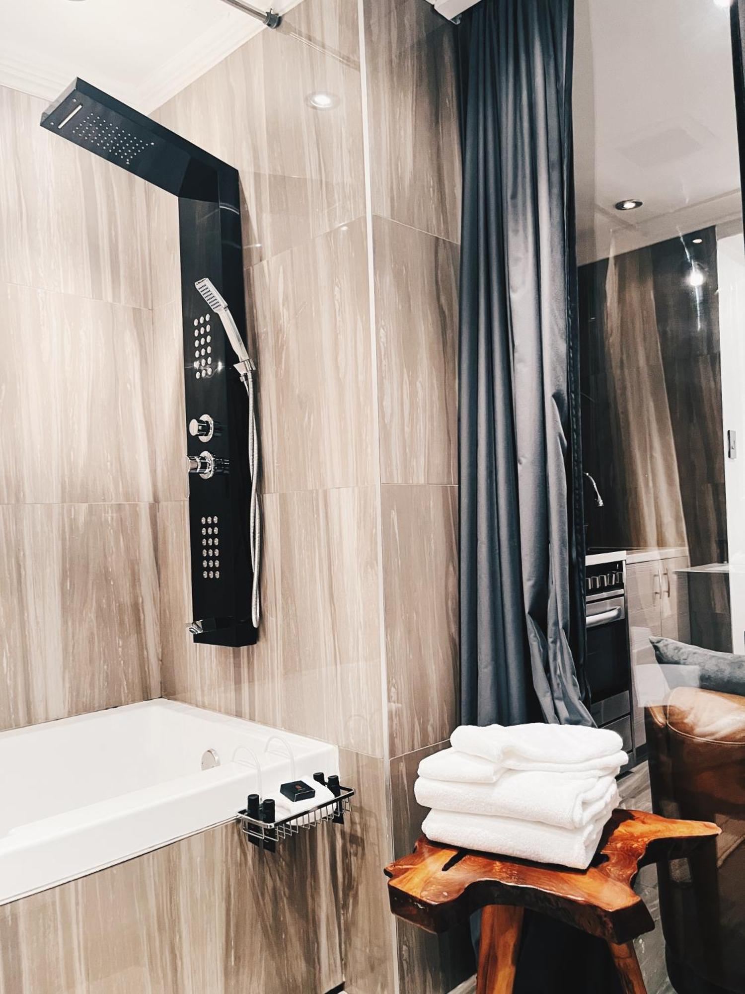 Hotel Kutuma Montréal